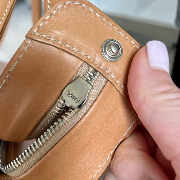 Tod’s Vintage Tan leather suede handbag - Picture 10 of 16